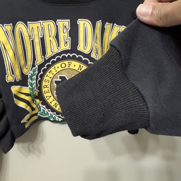 SIGNATURE 8 Womens S/M University of Notre Dame Cropped Sweatshirt Ruffle Sleeve - Picture 9 of 15
